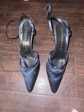 Richard Tyler Womens Navy Satin Slingback Heels – Black Beaded Strappy Pointed 7